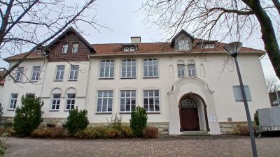 In diesem "Haus der Vereine" findet man die IGME2000 e.V.
In diesem "Haus der Vereine" findet man die IGME2000 e.V.
Schlüsselwörter: IGME2000 e.V.